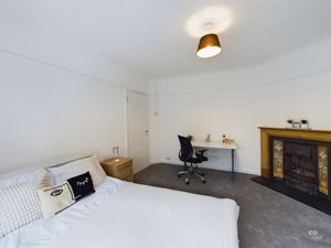 bed 1 - click for photo gallery